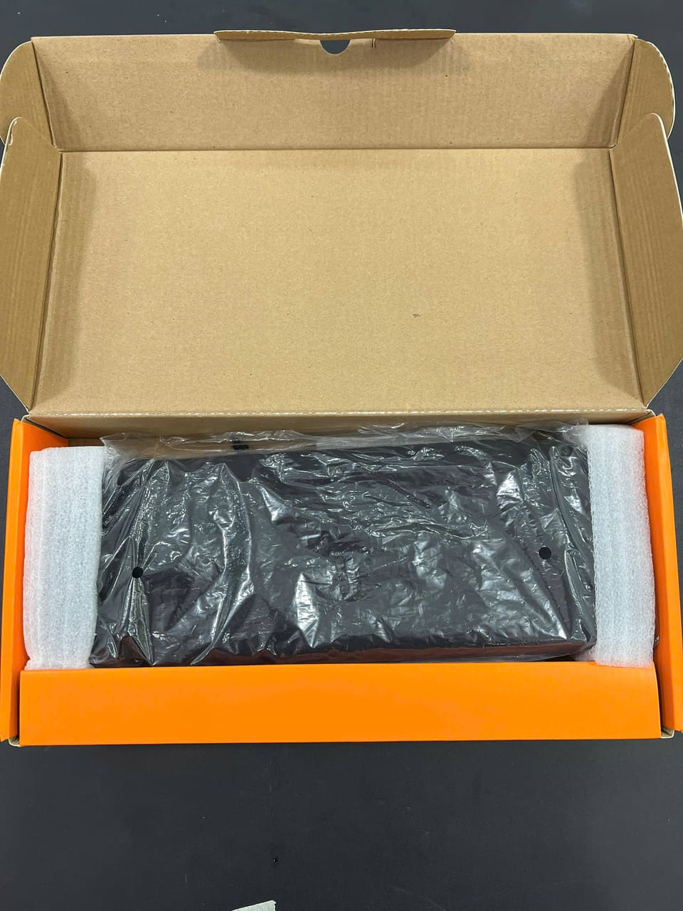 Bàn Phím Cơ Không Dây Newmen GM610 Grey Led RGB - Fullbox 3 Bàn Phím Cơ Không Dây Newmen GM610 Grey Led RGB - Fullbox - Ảnh 3