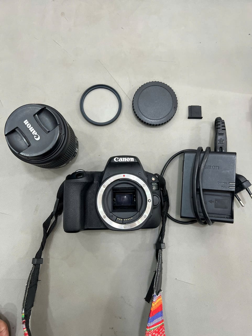 Máy Ảnh Canon 200D Kèm Lens 18-55mm Đen – Cảm Ứng 5 Máy Ảnh Canon 200D Kèm Lens 18-55mm Đen – Cảm Ứng - Ảnh 5